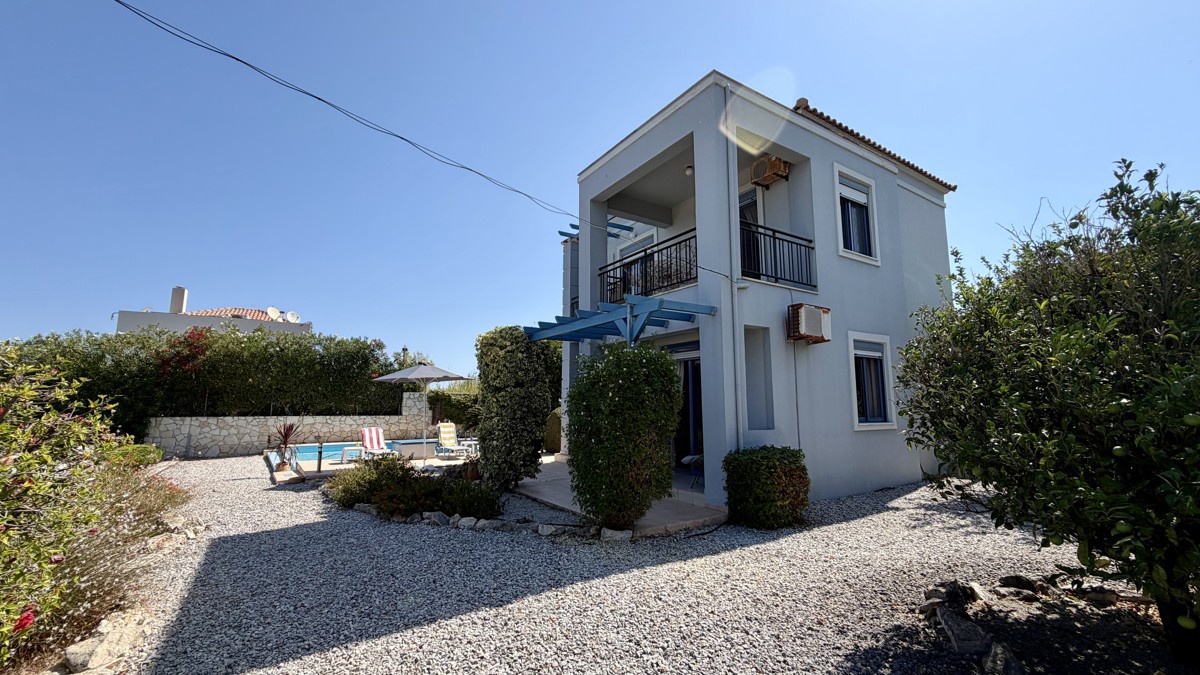Three-bedroom villa with great sea view, pool & walking distance to Kera beach