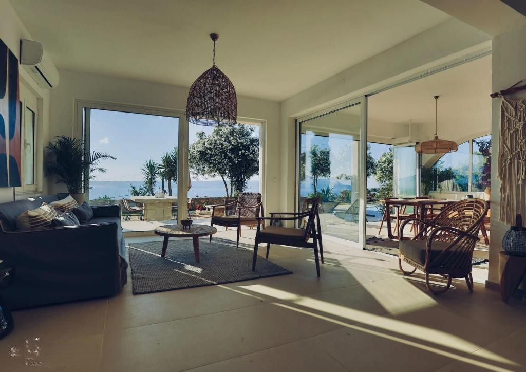 Three-bedroom villa with private pool & amazing sea views in Plaka near Almyrida beach