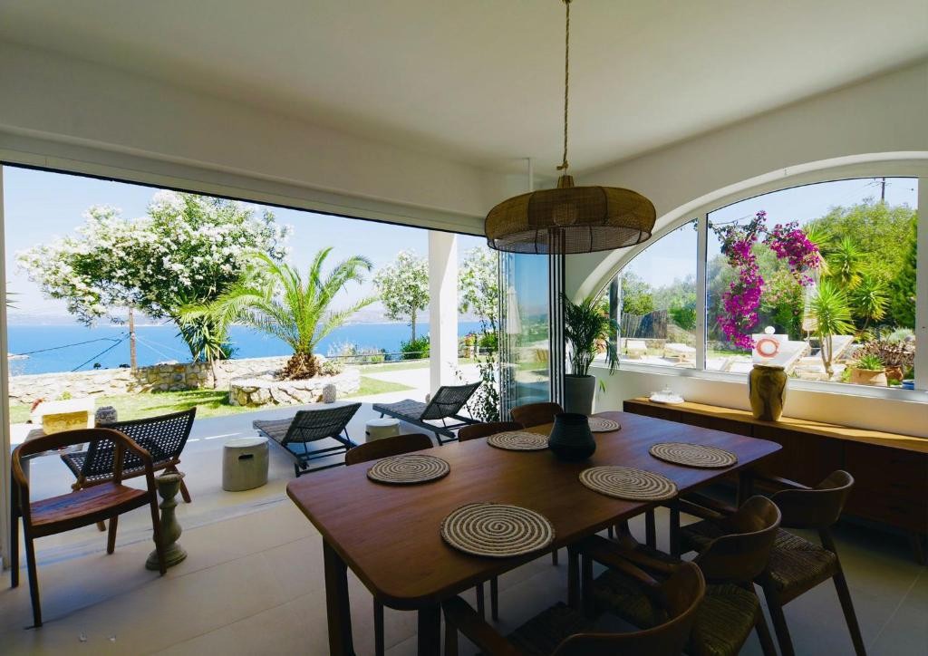 Three-bedroom villa with private pool & amazing sea views in Plaka near Almyrida beach