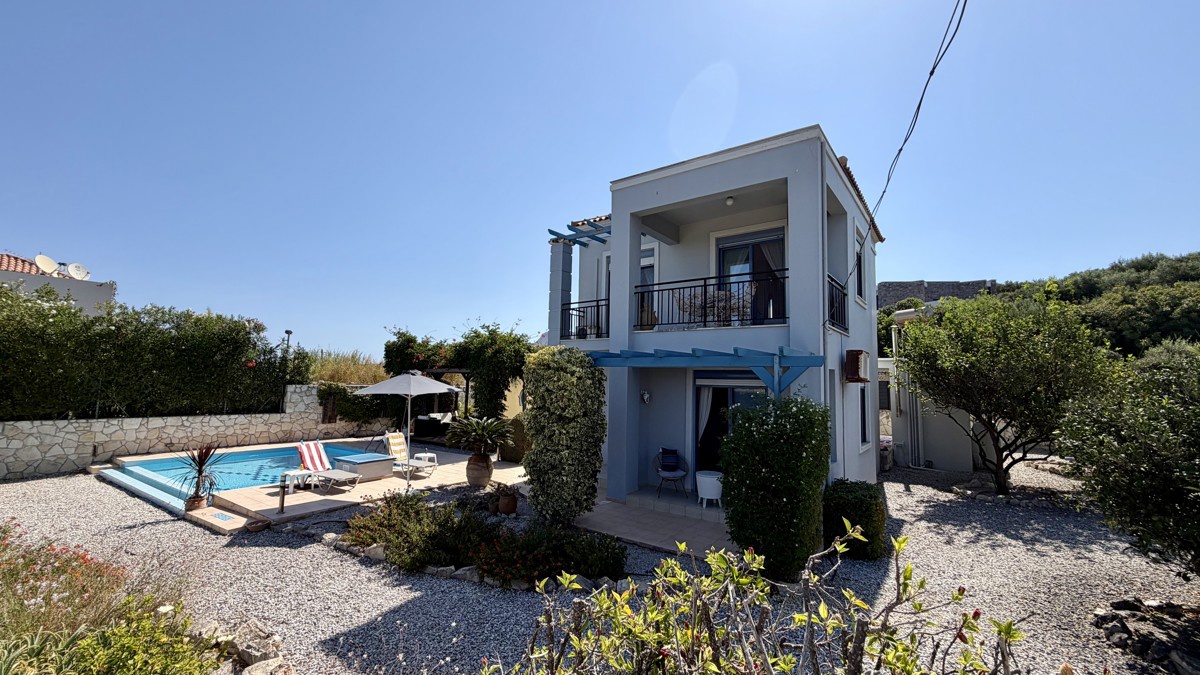 Three-bedroom villa with great sea view, pool & walking distance to Kera beach