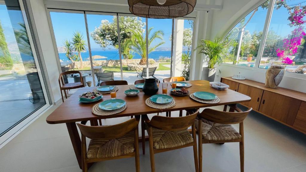 Three-bedroom villa with private pool & amazing sea views in Plaka near Almyrida beach