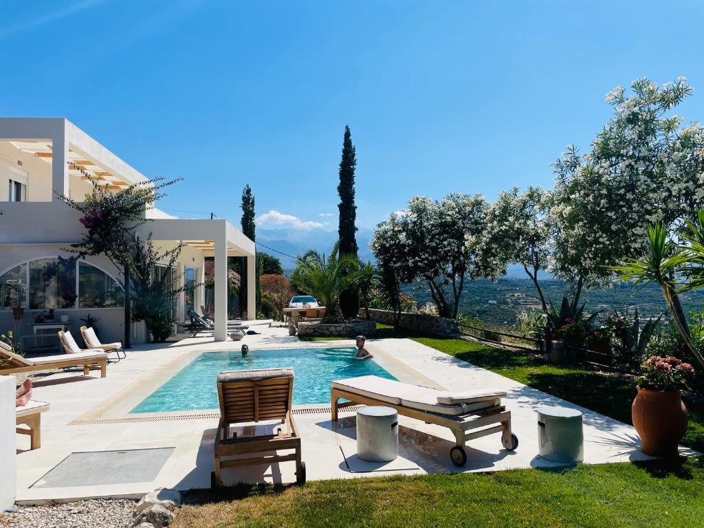 Three-bedroom villa with private pool & amazing sea views in Plaka near Almyrida beach