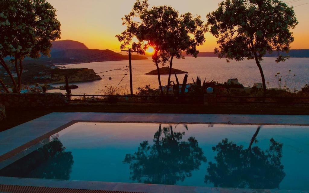 Three-bedroom villa with private pool & amazing sea views in Plaka near Almyrida beach