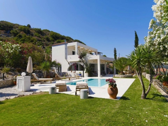 Three-bedroom villa with private pool & amazing sea views in Plaka near Almyrida beach