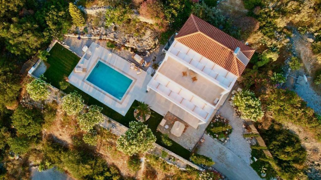 Three-bedroom villa with private pool & amazing sea views in Plaka near Almyrida beach
