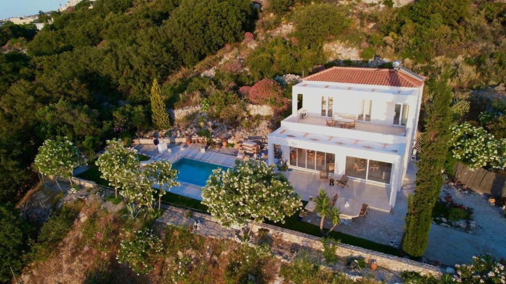Three-bedroom villa with private pool & amazing sea views in Plaka near Almyrida beach