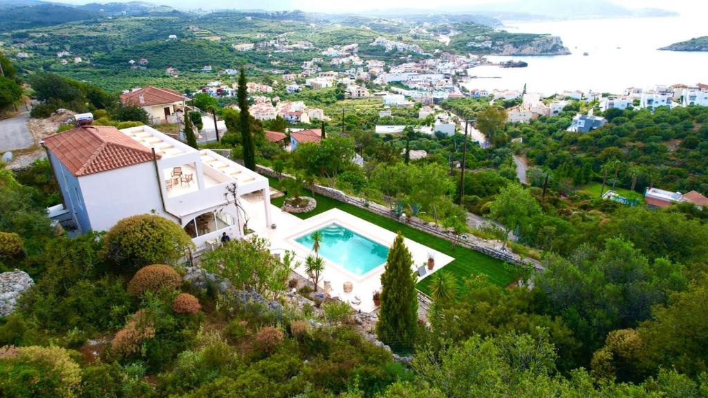 Three-bedroom villa with private pool & amazing sea views in Plaka near Almyrida beach